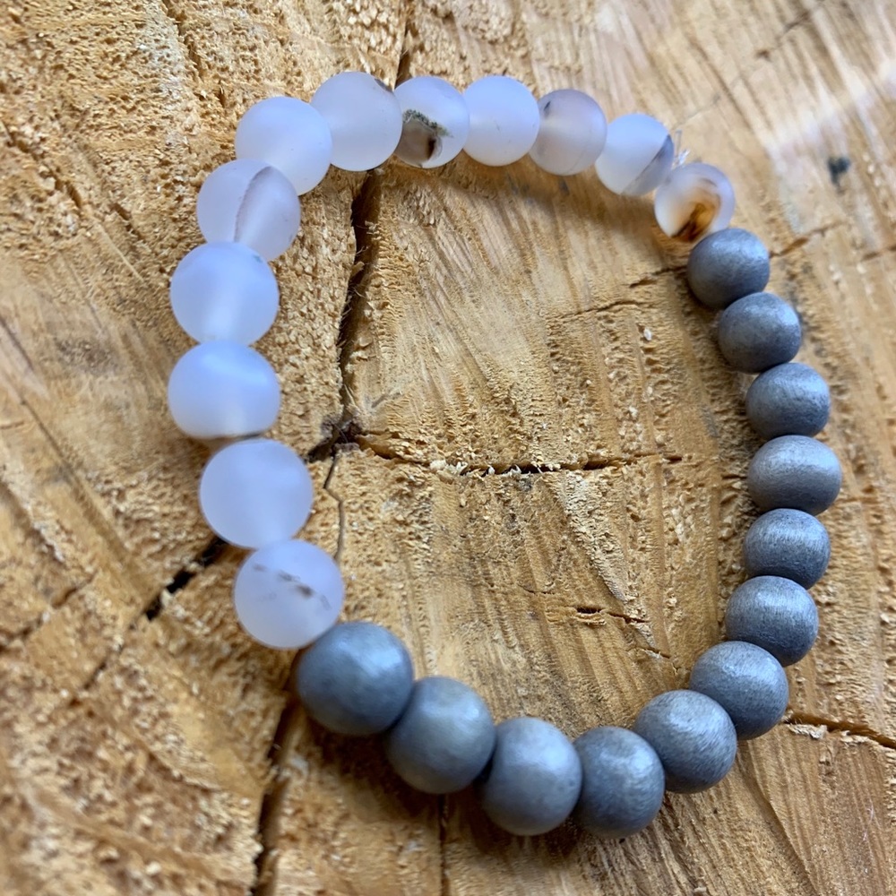 Essential Oil Diffuser Bracelet - Picture 3 of 5